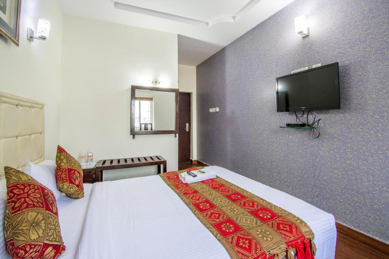 Hotel Executive Inn วิเจยาวารา ภายนอก รูปภาพ